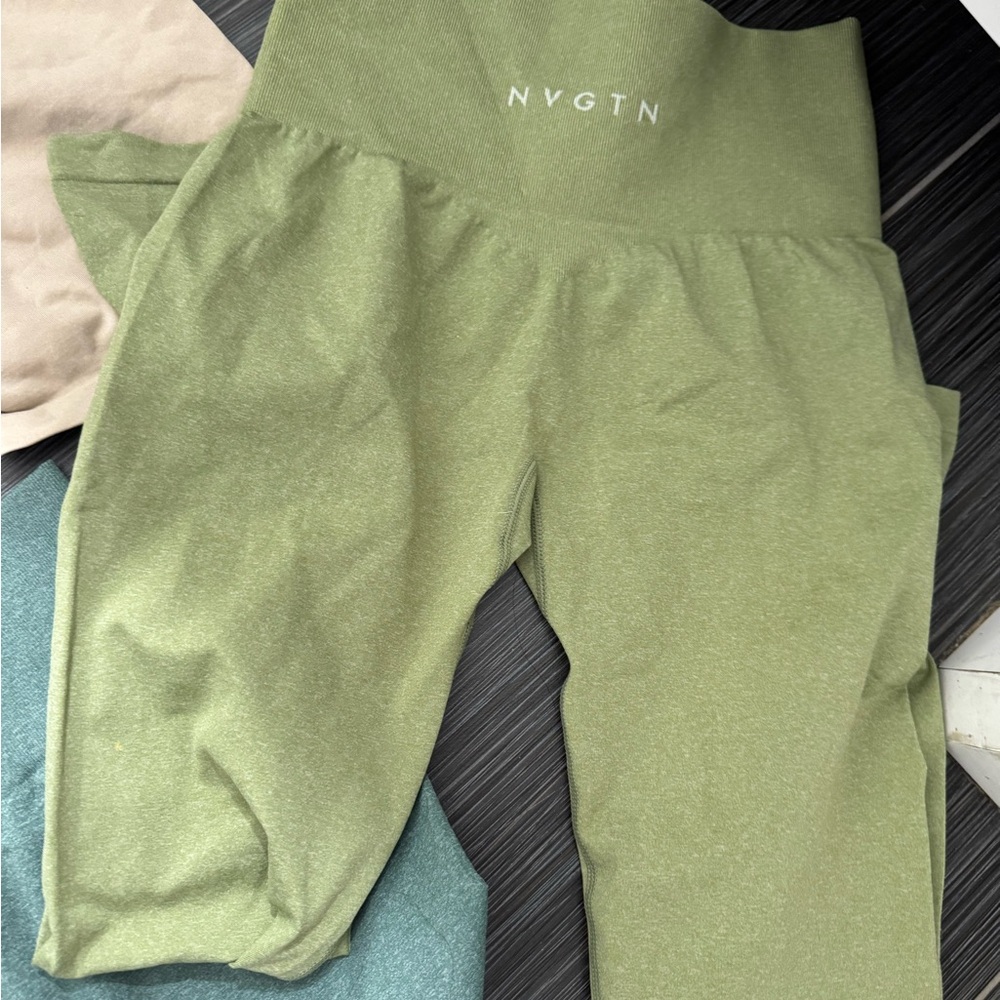 NVGTN Women's Vibrant Active Shorts and Leggings Bundle - Picture 6 of 10